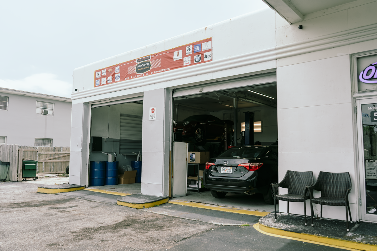 Garage space for auto repair services